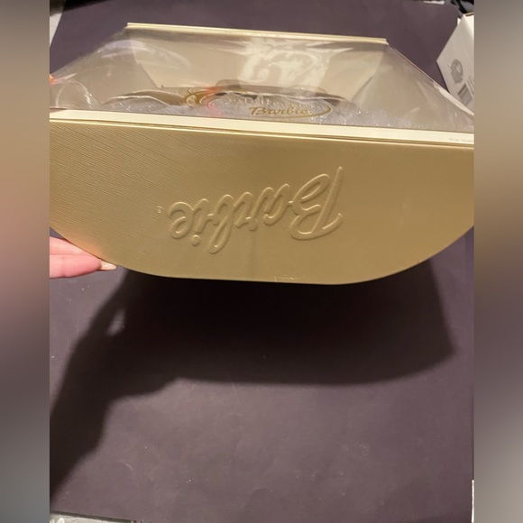 Celebration Barbie 2000 BNIB - Picture 2 of 4